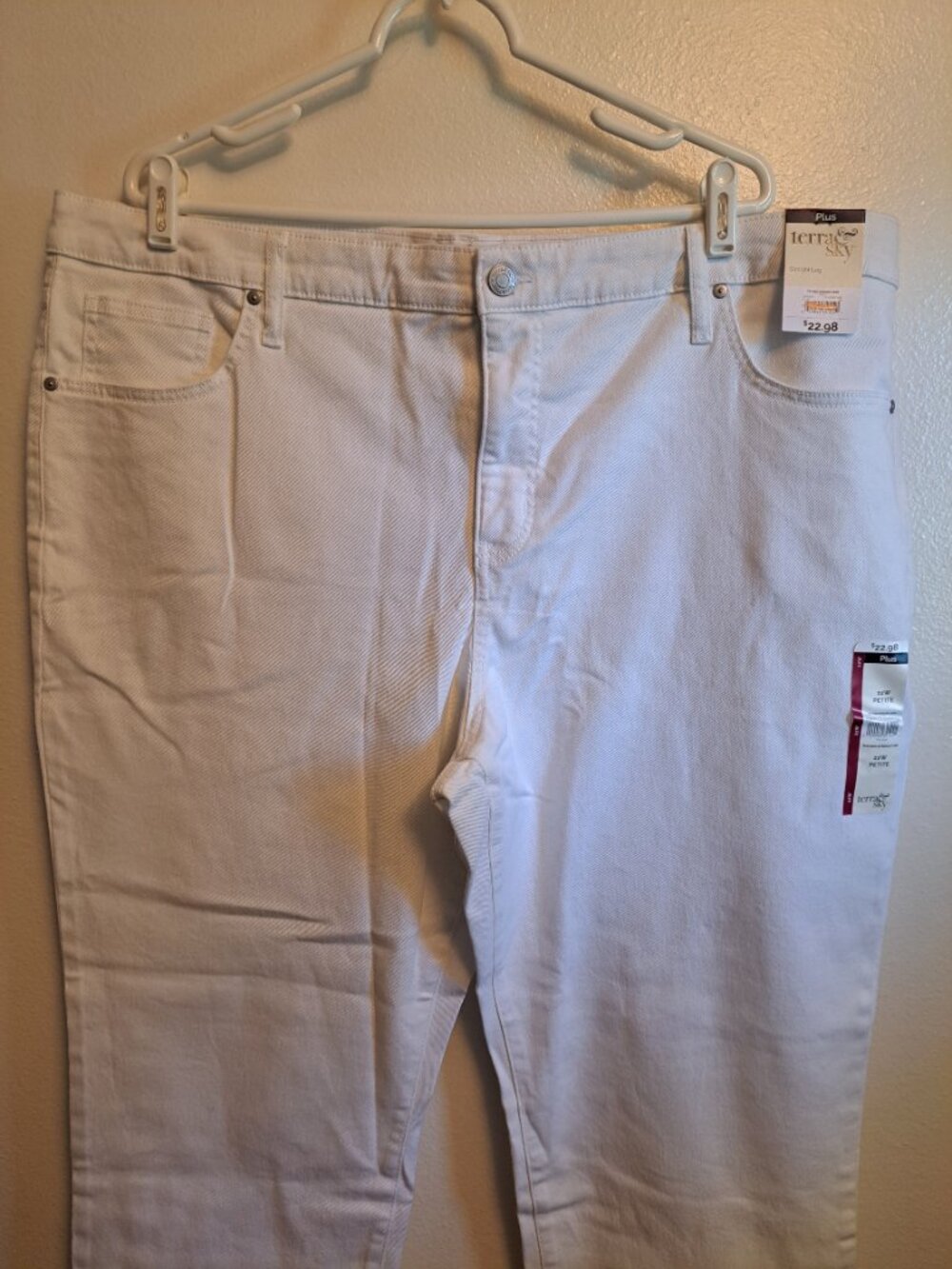 NWT Terra & Sky brand women's white denim straight-leg jeans with preppy style. - Picture 2 of 10